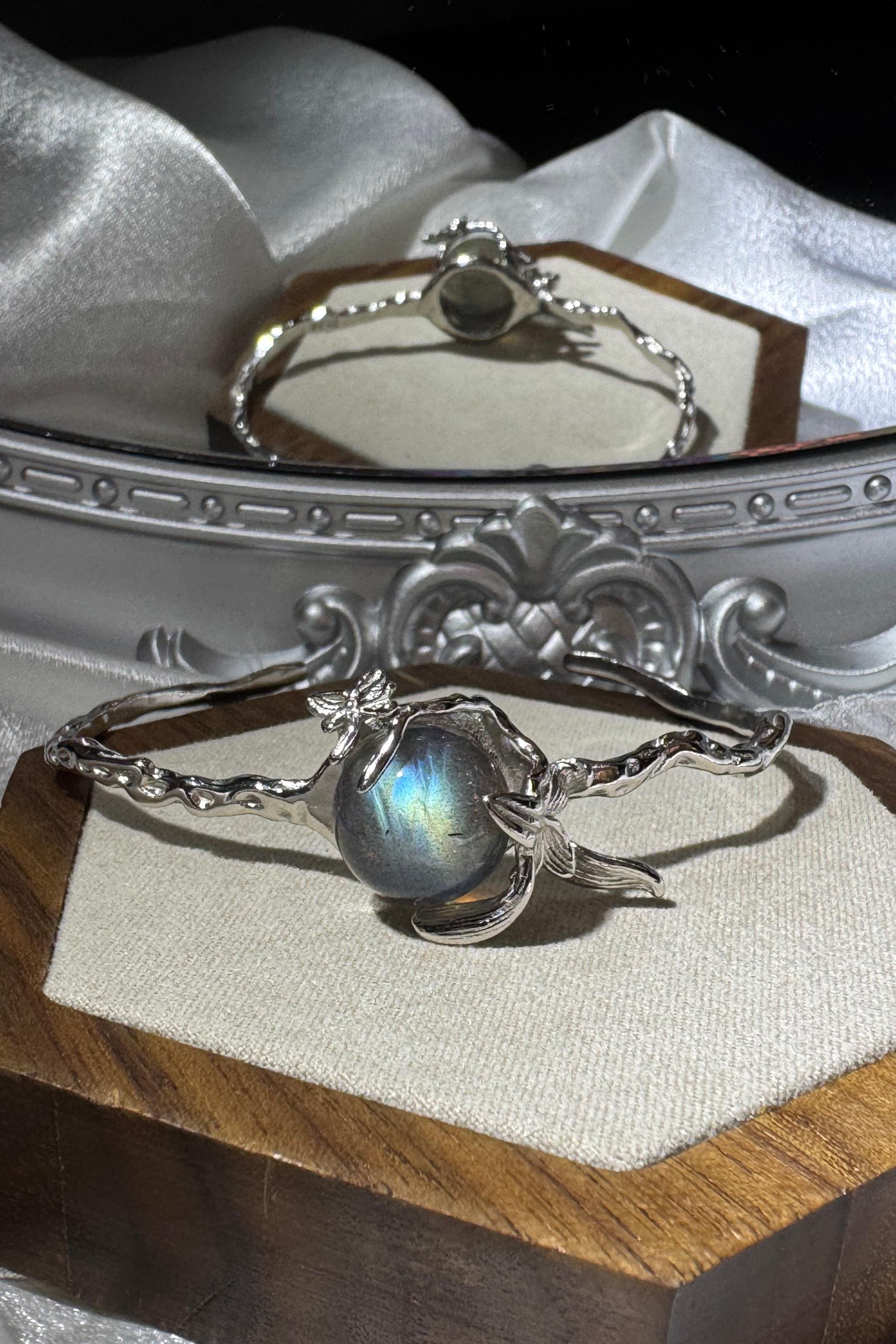 labradorite bracelet
labradorite Silver bracelet